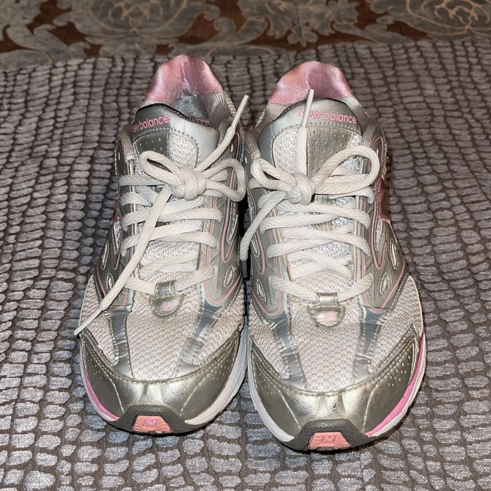 New Balance 893 running shoes silver/ pink women’s size 6.5
